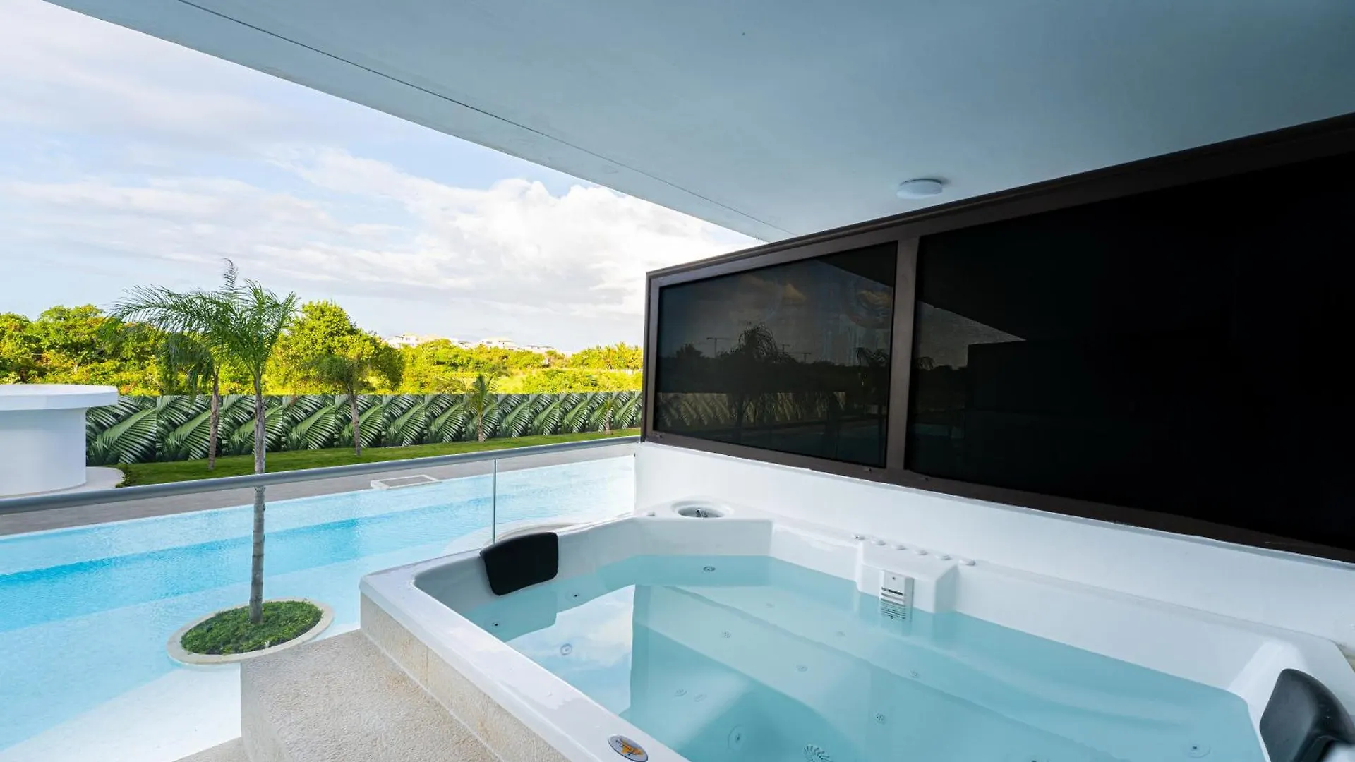 شقة Beautiful Beach Apt With Private Jacuzzi, Pool & Golf بونتا كانا