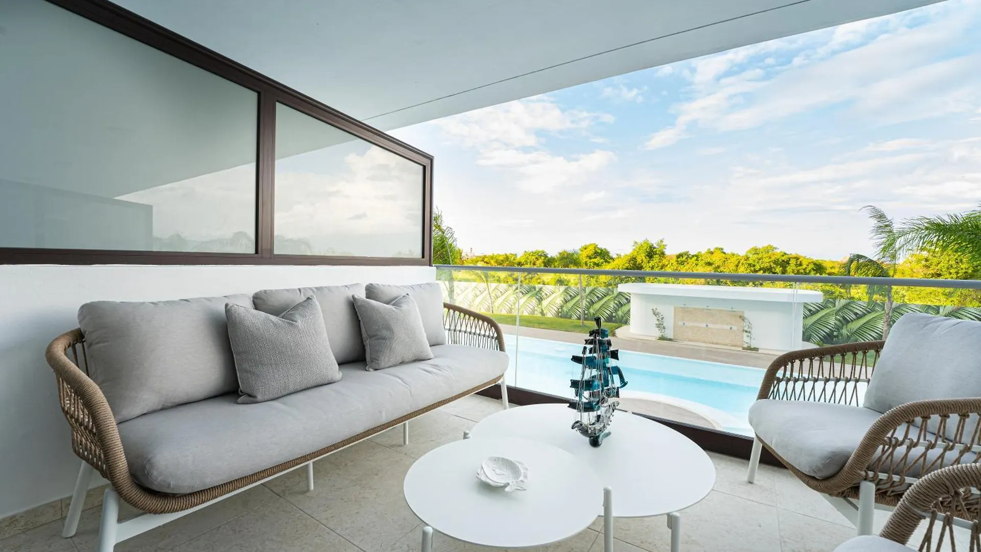 Beautiful Beach Apt With Private Jacuzzi, Pool & Golf بونتا كانا